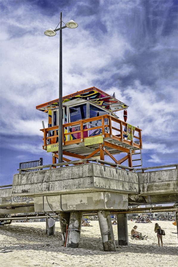 Venice Pier

Custom sizes, finishes and canvas available. Please contact us for further information. Unless otherwise noted the image floats on the printed sheet. A paper white border (approx. 2 inches on all sides) will be around the entire image.