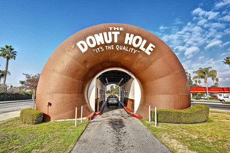 The Donut Hole

Custom sizes, finishes and canvas available. Please contact us for further information. Unless otherwise noted the image floats on the printed sheet. A paper white border (approx. 2 inches on all sides) will be around the entire image.